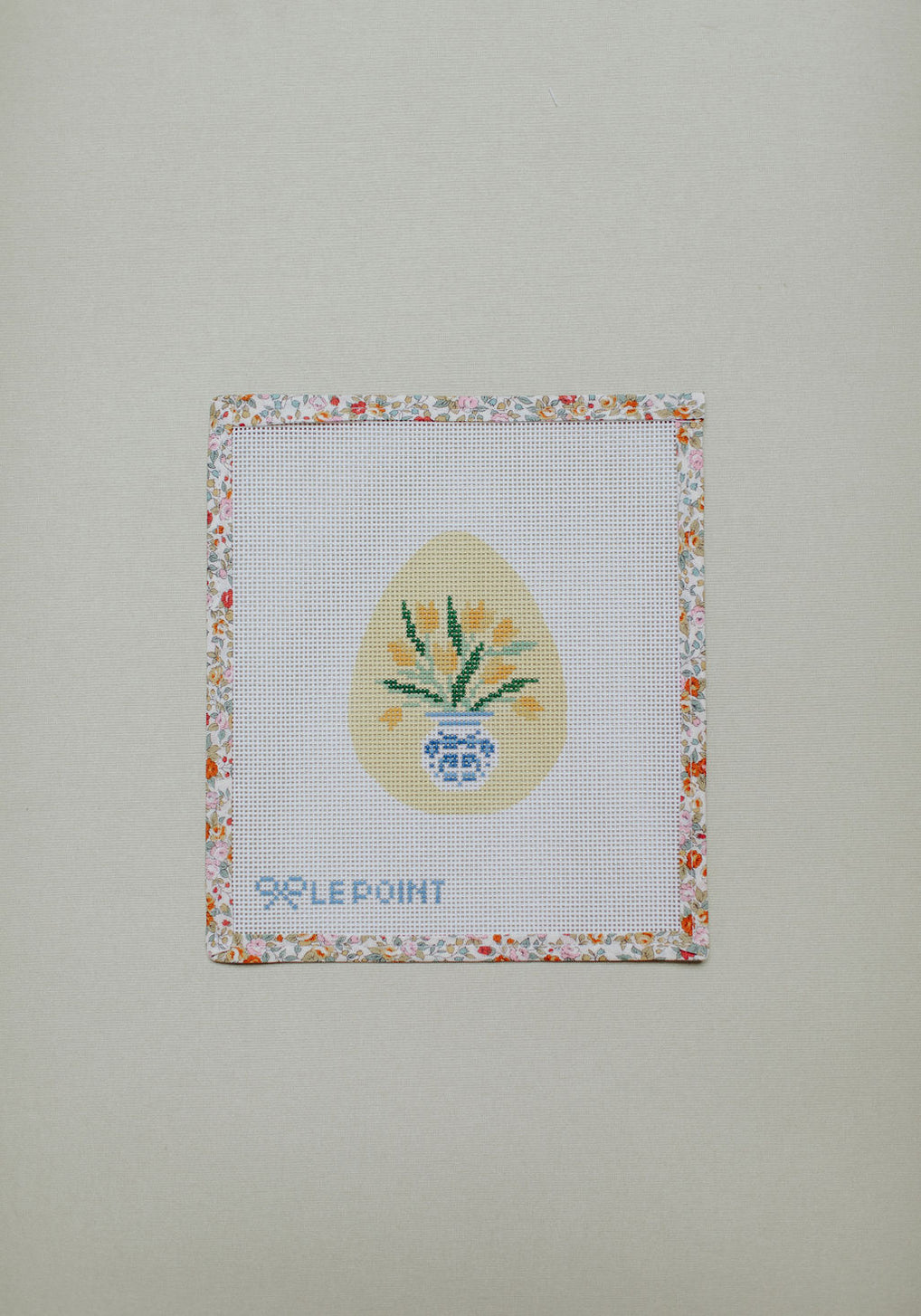 LP33 Tulip Vase Egg