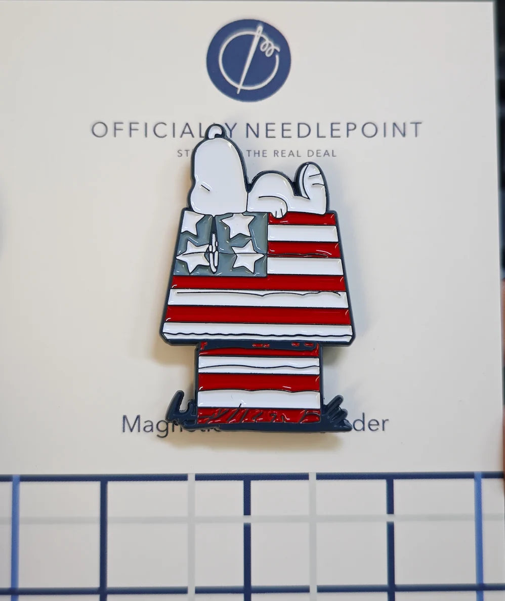 PEANUTS Snoopy on Patriotic House Needleminder - MKT2