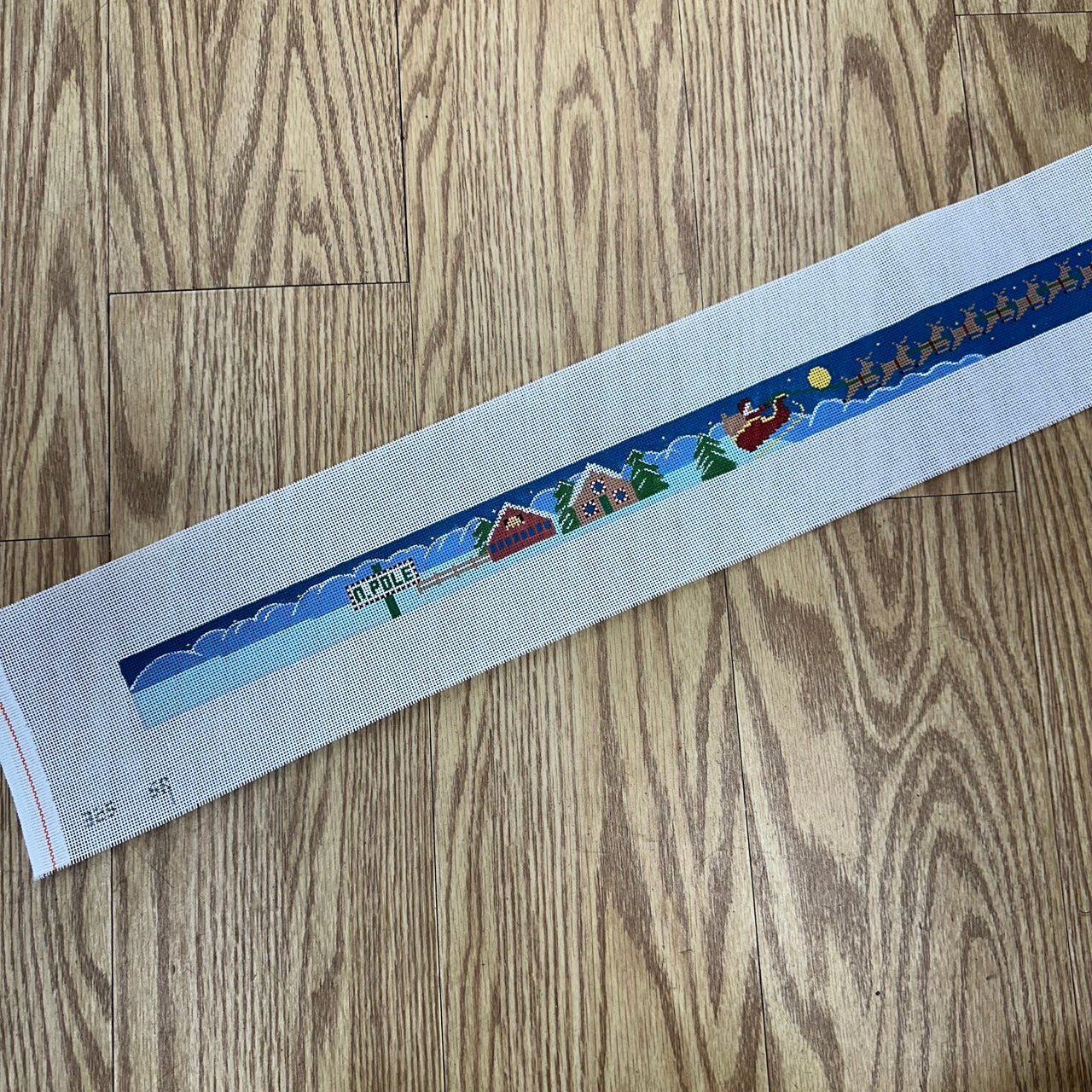 SR0325 Santa and Reindeer At Night, Belt - 18 mesh - TS