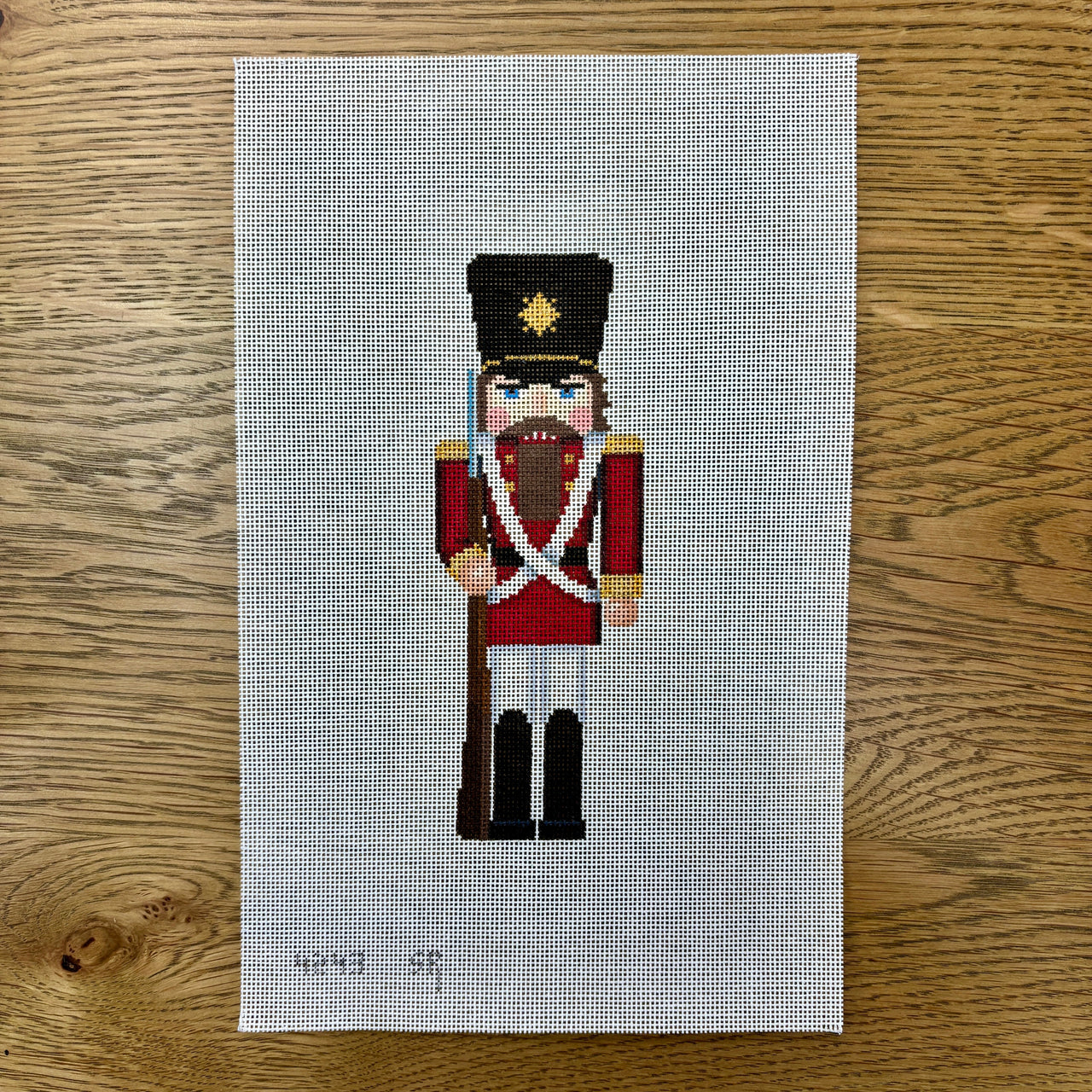 SR4243 Nutcracker, Red Soldier - 18 mesh - TS