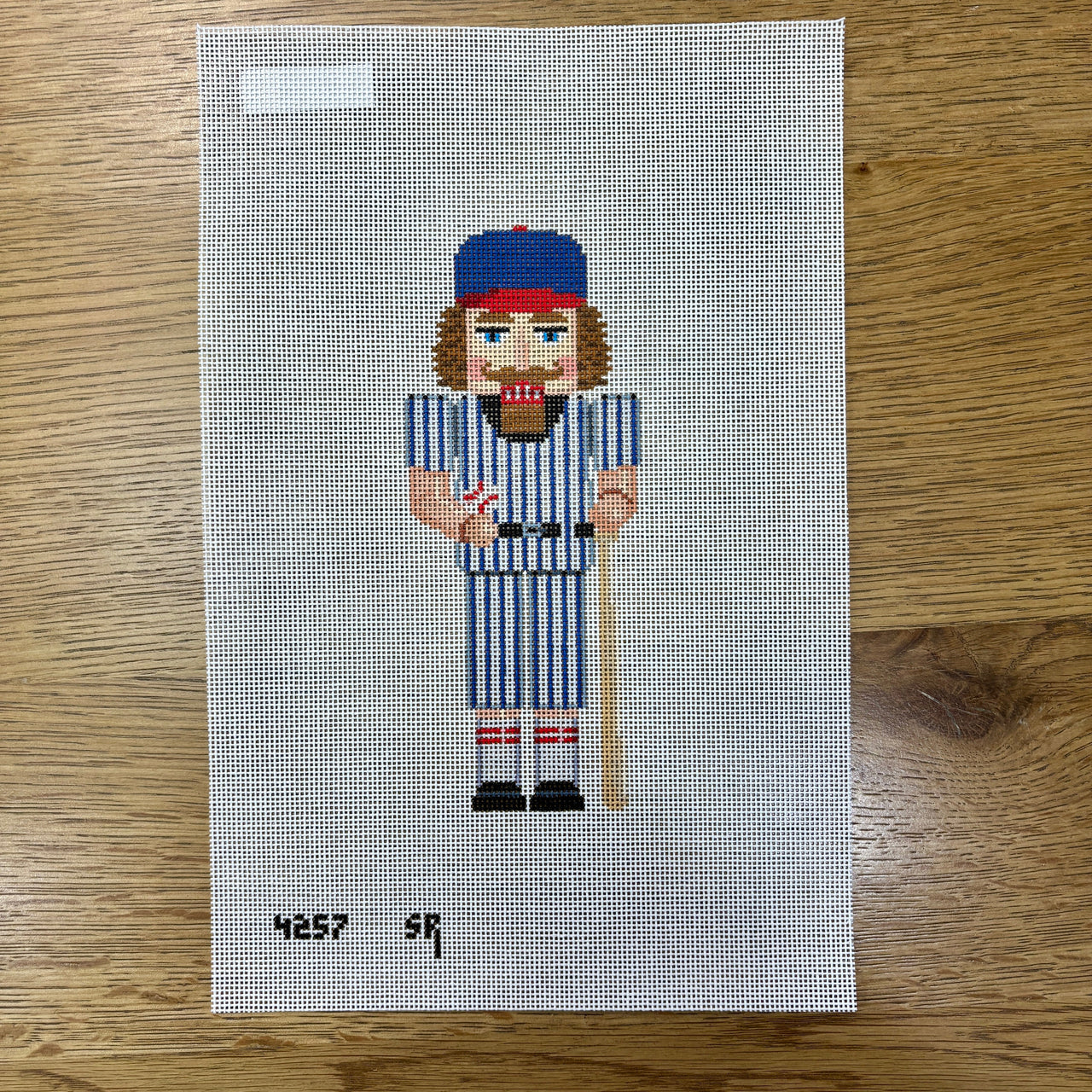 SR4257 Nutcracker, Baseball Player - 18 mesh - TS