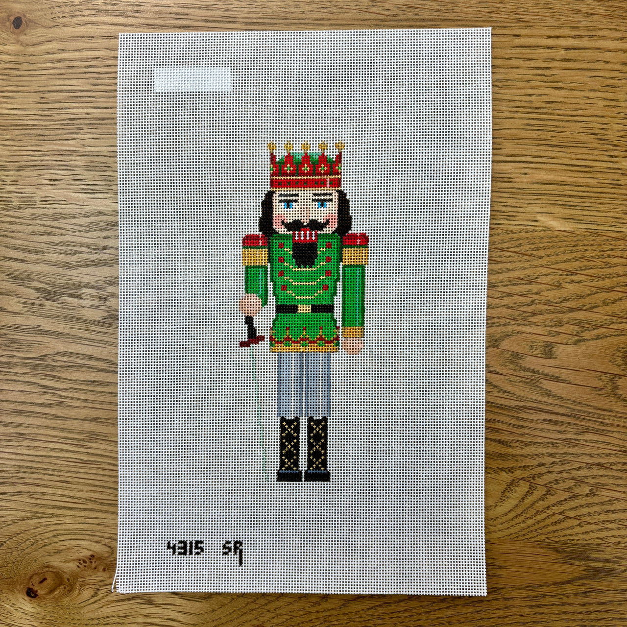 SR4315 Nutcracker, Red Crown King - 18 mesh - TS