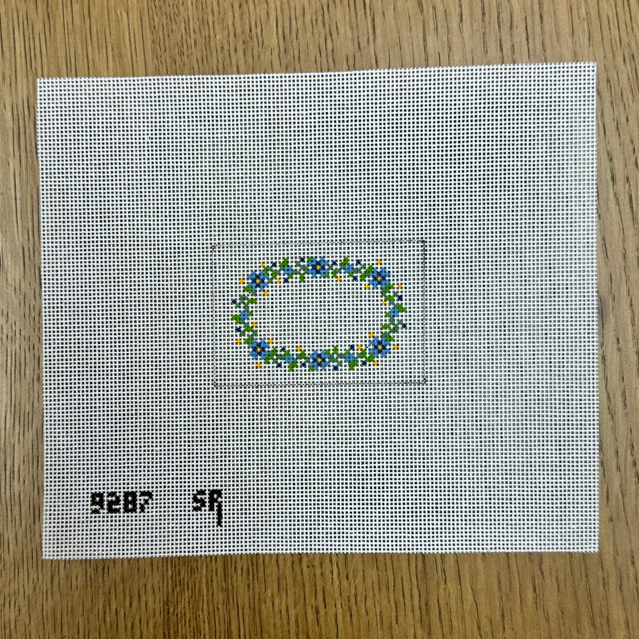 SR9287 Floral Wreath Blue, Mini Insert - 18 mesh - TS