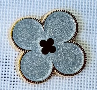 Silver Glitter Clover Needleminder - MKT