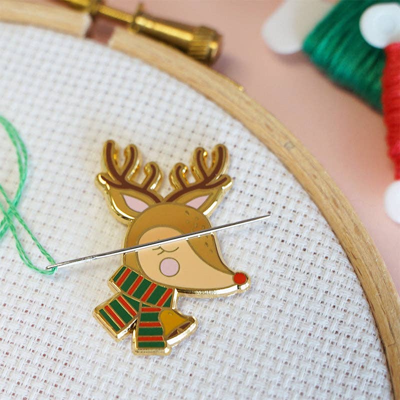 Reindeer Magnetic Needle Minder