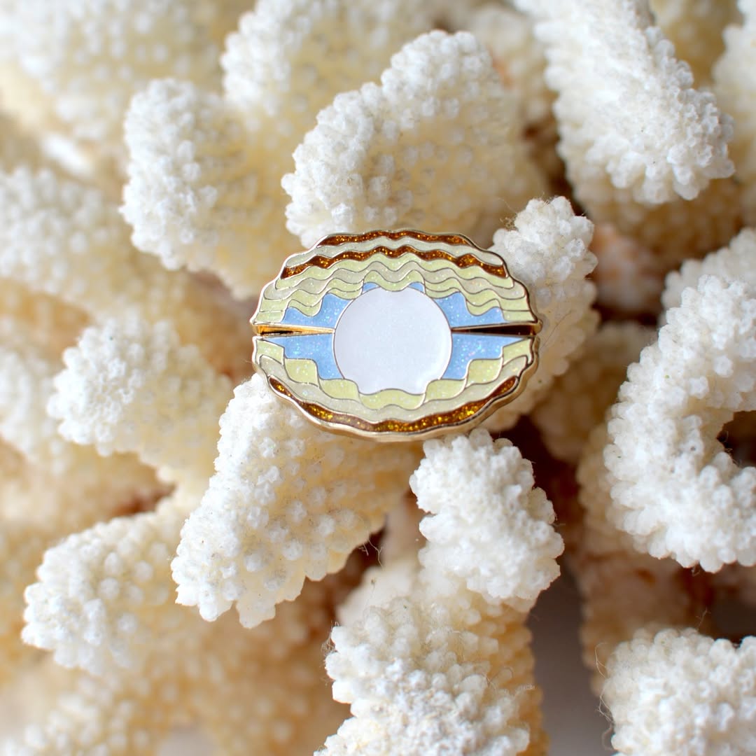 Scallop Pearl Needleminder - MKT