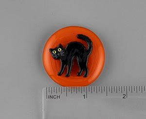 Frida the Fraidy Cat Fused Glass Needleminder