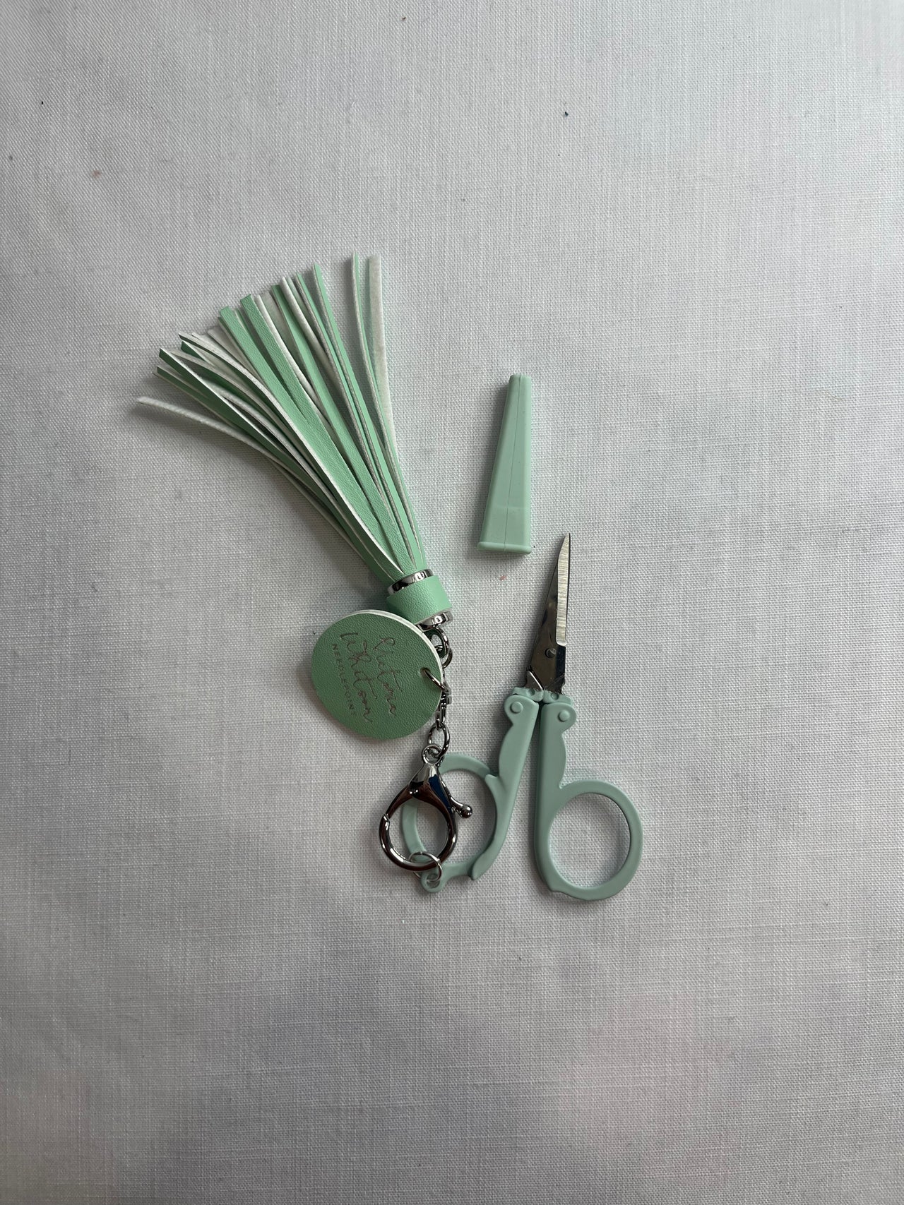 Accessories – Tagged scissors – Needlepoint by Wildflowers
