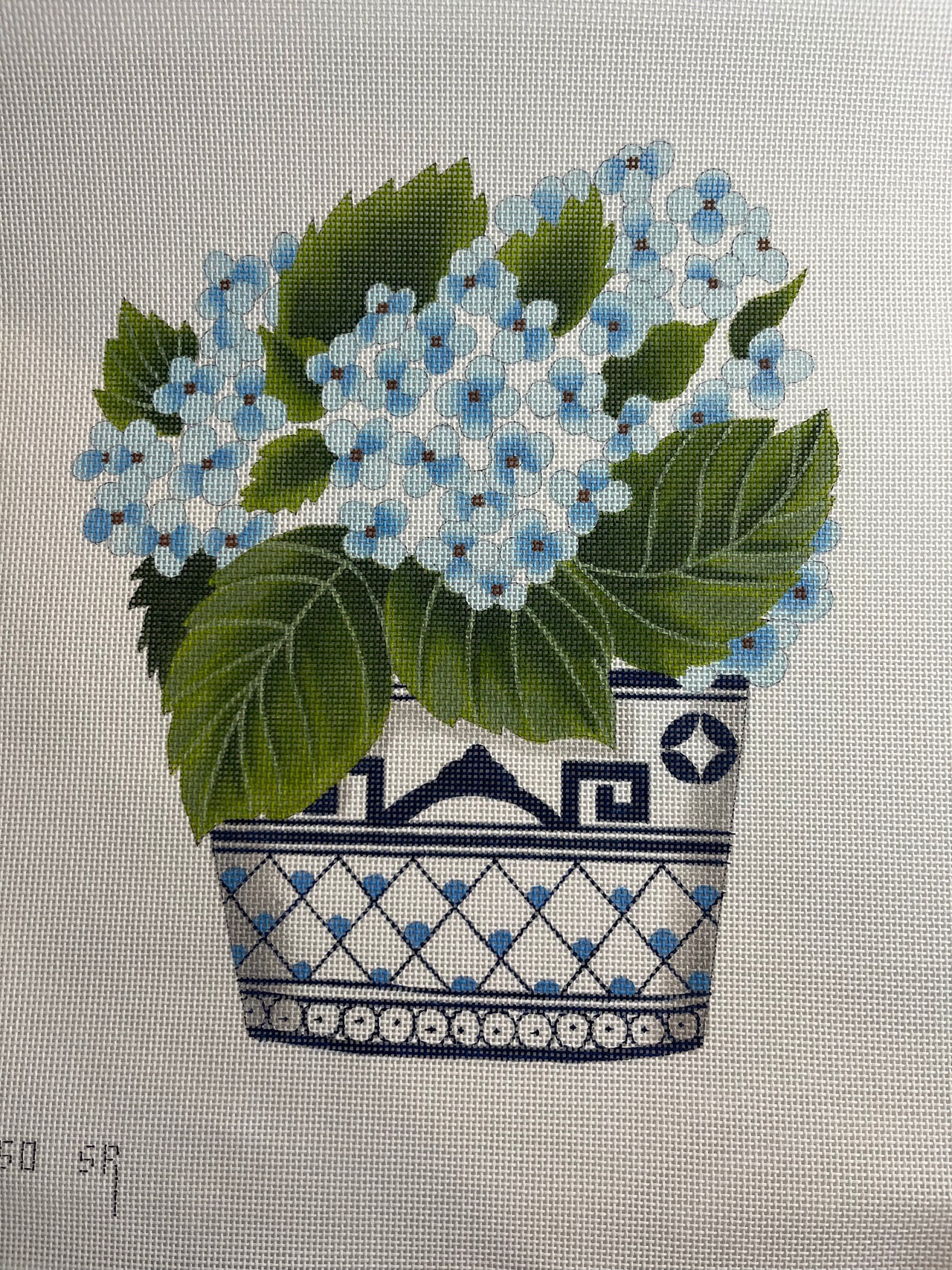 BE1450 Hydrangea in Willowware