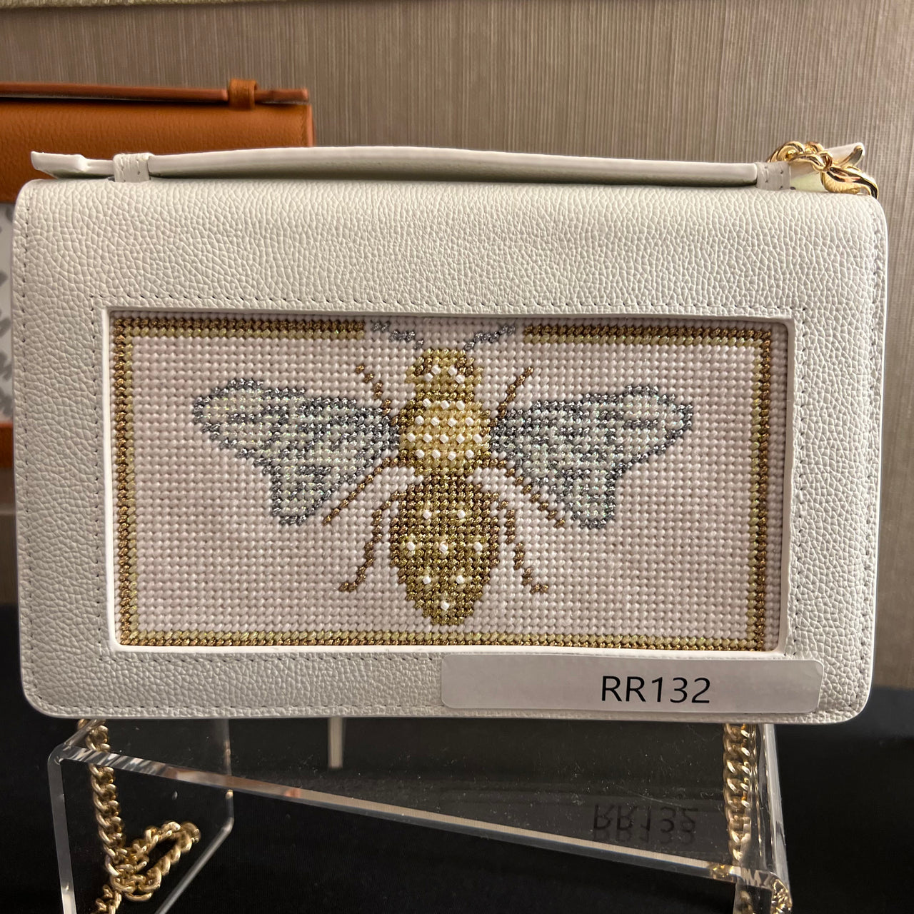 RR132 Glitzy Bee